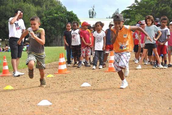 Une centaine d'élèves au coude-à-coude