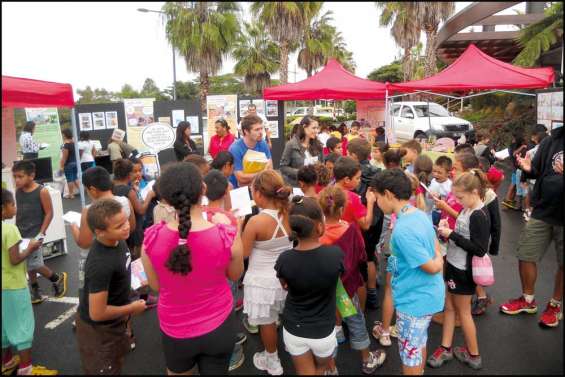 La tête dans le sac poubelle