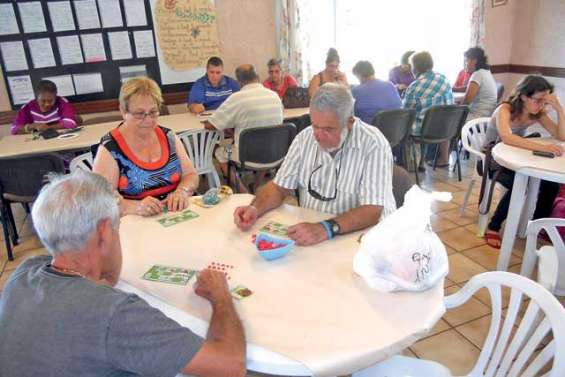 Un bingo pour fêter Noël au centre de retraite Kiwanis