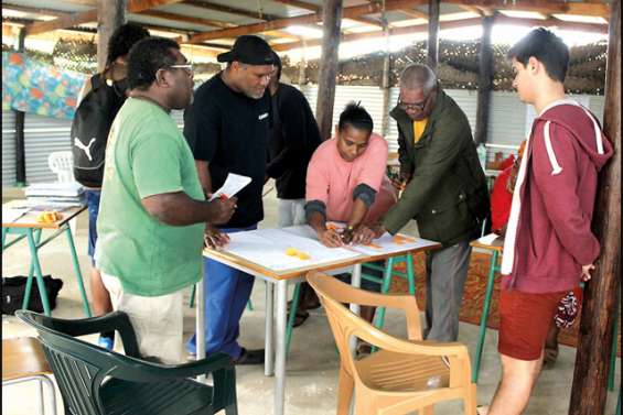 Administratif et alimentation au menu