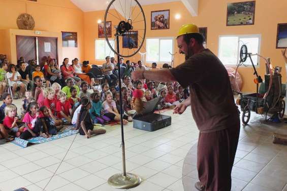 La conquête  des poulets guerriers