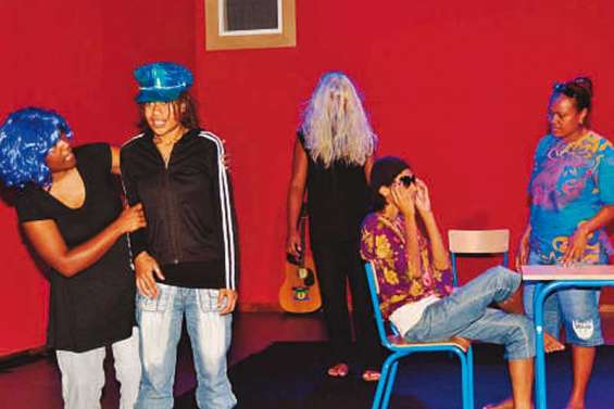 Pierre Gope pose le décor