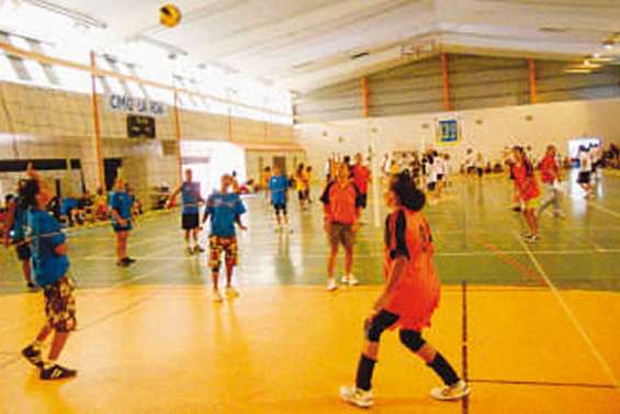 Dumbéa s'illustre au tournoi  de volley-ball loisir