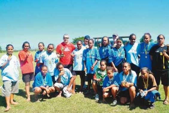 Réunis autour du ballon rond