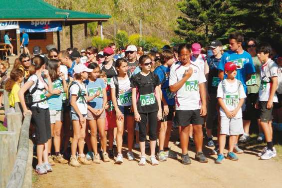 Les malvoyants au départ du raid