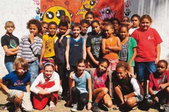 Une fresque sur la façade de l'école