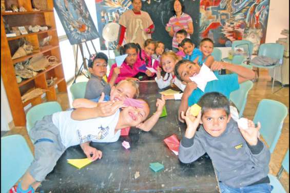 Les petits découvrent l'origami