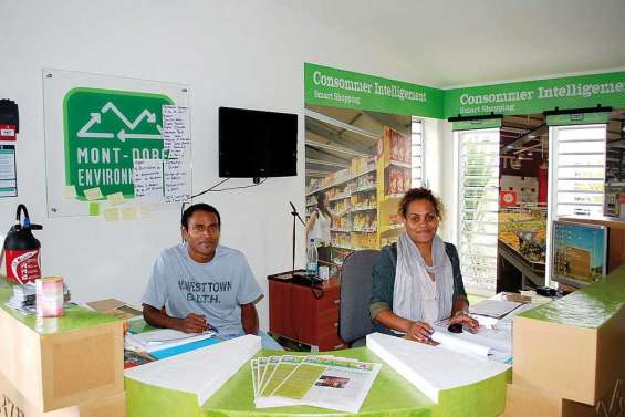 Le bâtiment vert est ouvert
