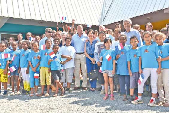 Philippe Gomès retourne à l'école