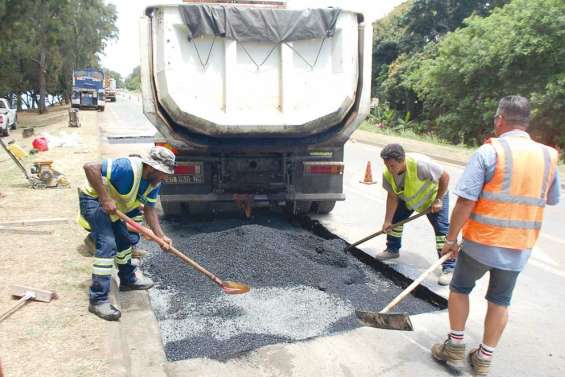 La chaussée en réparation