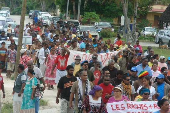 Une marche contre la vie chère et les pénuries à Maré