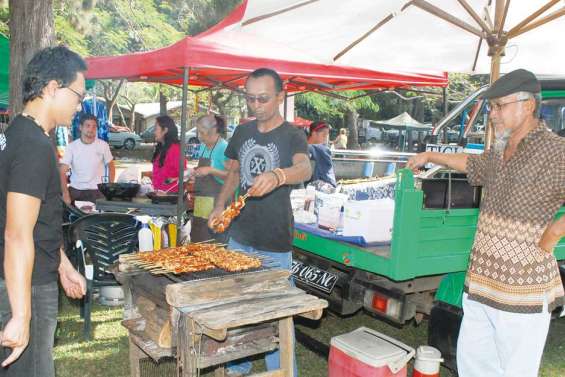 Pick-up et marché à Plum