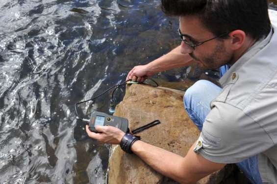 Le pompage de l'acide toujours en cours