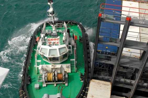 A bord de la pilotine du port