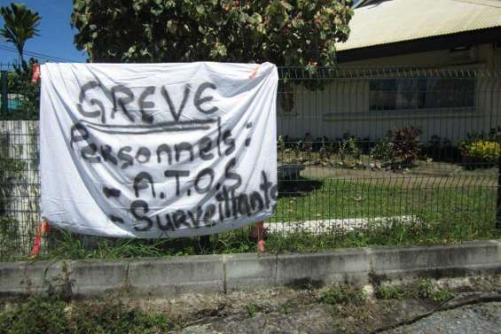 Grève reconduite en internats,  les négociations continuent