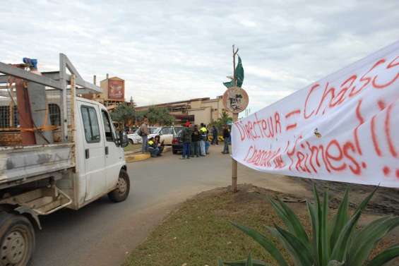 Comité d'accueil à Doniambo
