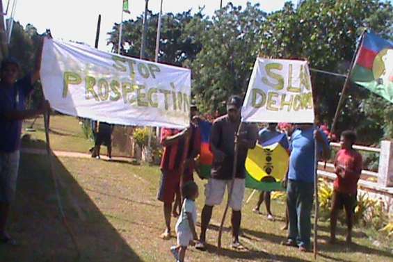 La prospection à Bélep attendra