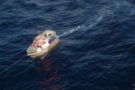 Secouru après six jours à la dérive