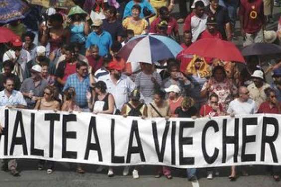 Un dossier sur la vie chère à consulter