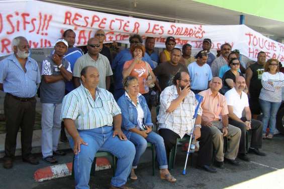 Blocage de la pharmacie de l'Anse-Vata