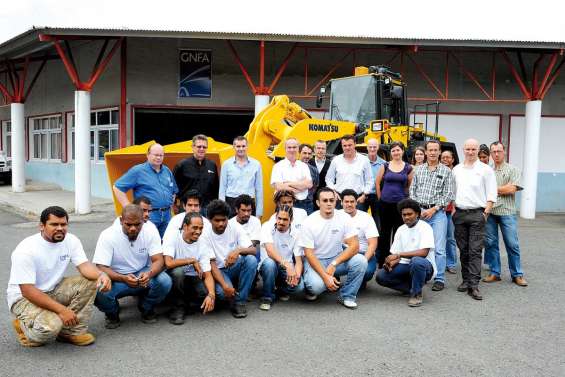 Les mains dans les engins