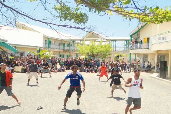 Le hip-hop de Résurrection au lycée