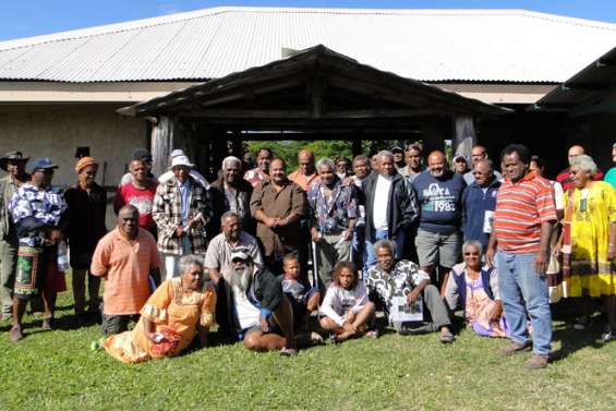 Partenaires particuliers cherchent structure particulière