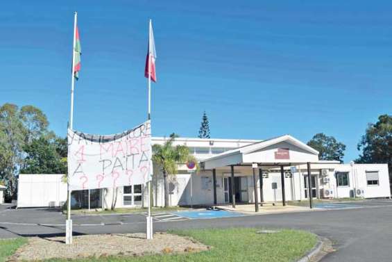 La grève continue mais dans la discussion