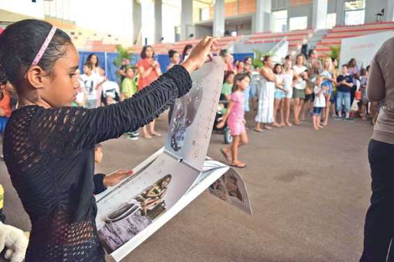Les enfants posent pour le calendrier communal
