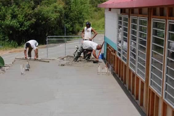 La cantine se fait attendre