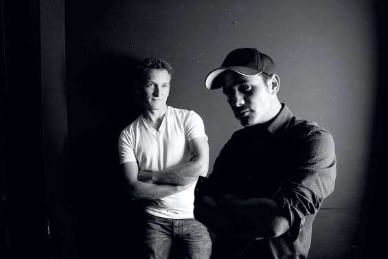 Électrons Libres…