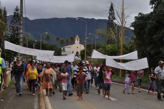 300 personnes contre les incivilités à Poya