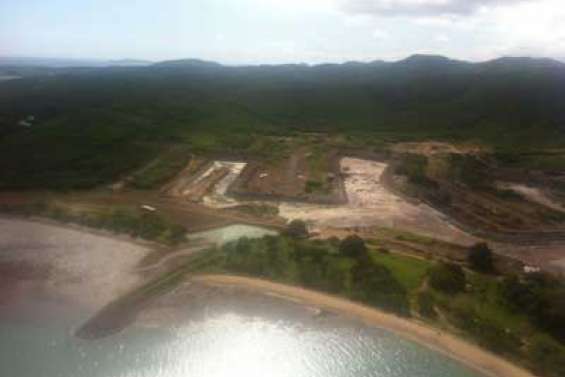Les pieds dans l'eau au lotissement Tiaré beach