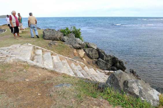 Un kitesurfer attaqué par un requin 