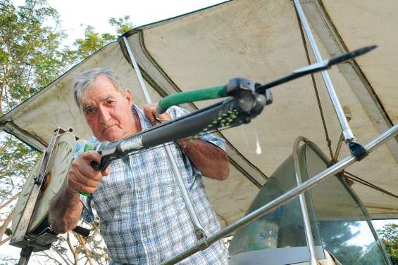 Un homme à la mer !