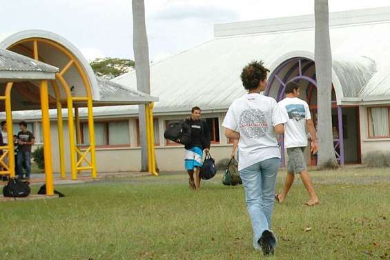 Qu'est-ce qui gratte Pouembout ?