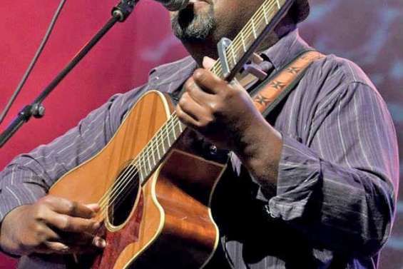 Avec son nouvel album, Vévélan veut nous faire Bouger bouger