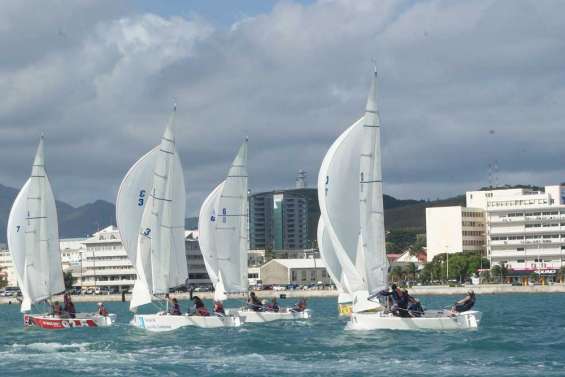 Ambiance de folie quai Ferry