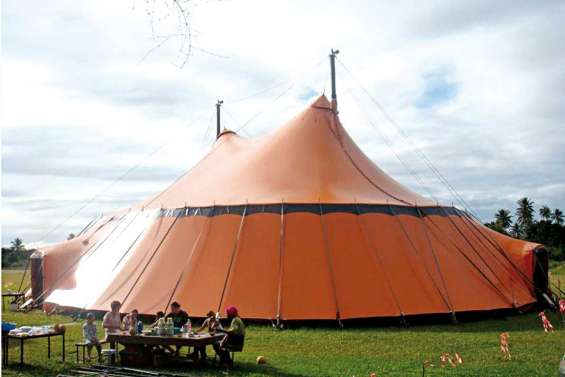 Au chapiteau des artistes