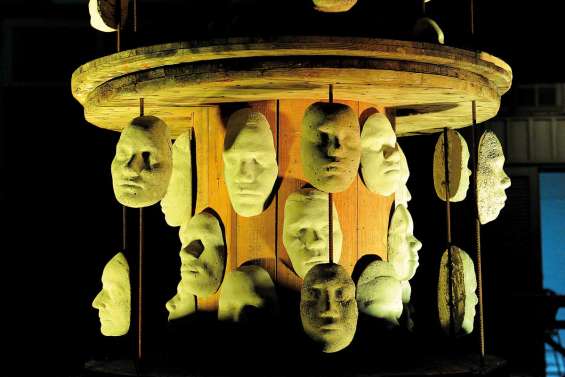 A visages découverts