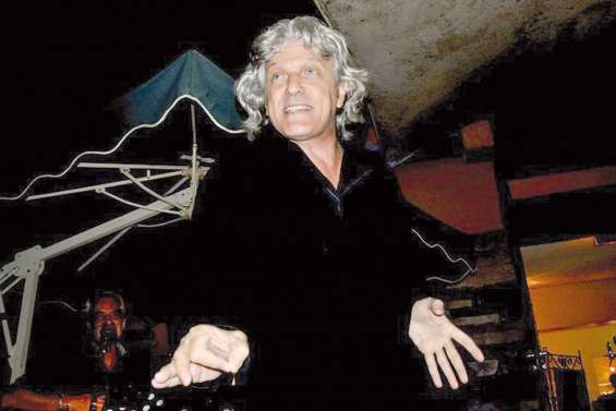 Une belle plume sur les planches