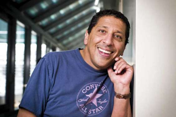 Smaïn : « En Calédonie, vous ne vous prenez pas la tête »