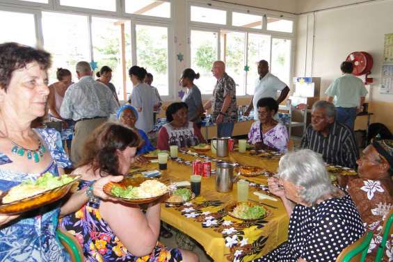 Les anciens fêtent Noël 