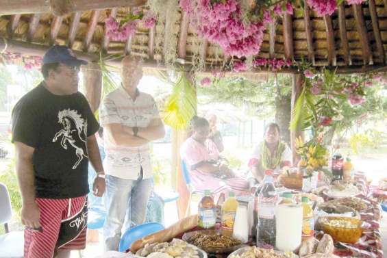 Les parents et les enseignants  à la même table