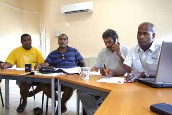 Le collectif contre-attaque