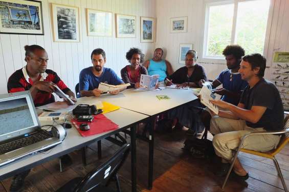 Surveillants de la mer