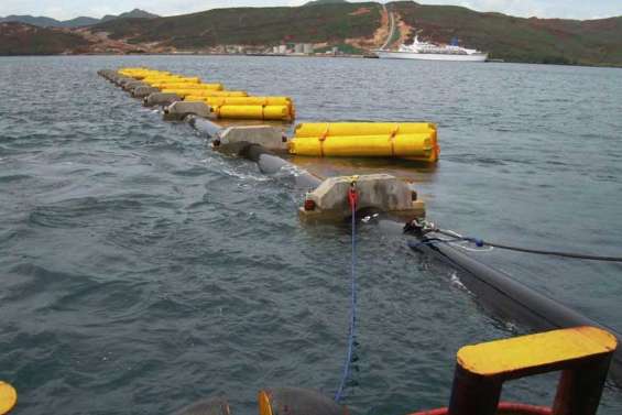 Sud : un morceau de tuyau à la dérive 