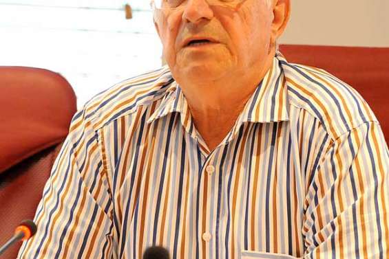 Le médiateur démissionne