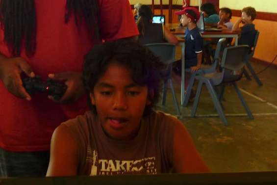 Un tournoi de foot sur console