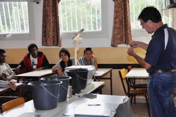 Un lycée bien renseigné